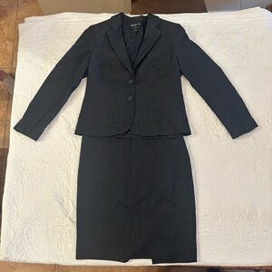 Jones New York Stretch Women's Black Blazer and Skirt Set Size:10